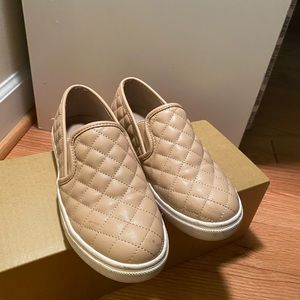 Quilted beige Steve Madden slip one